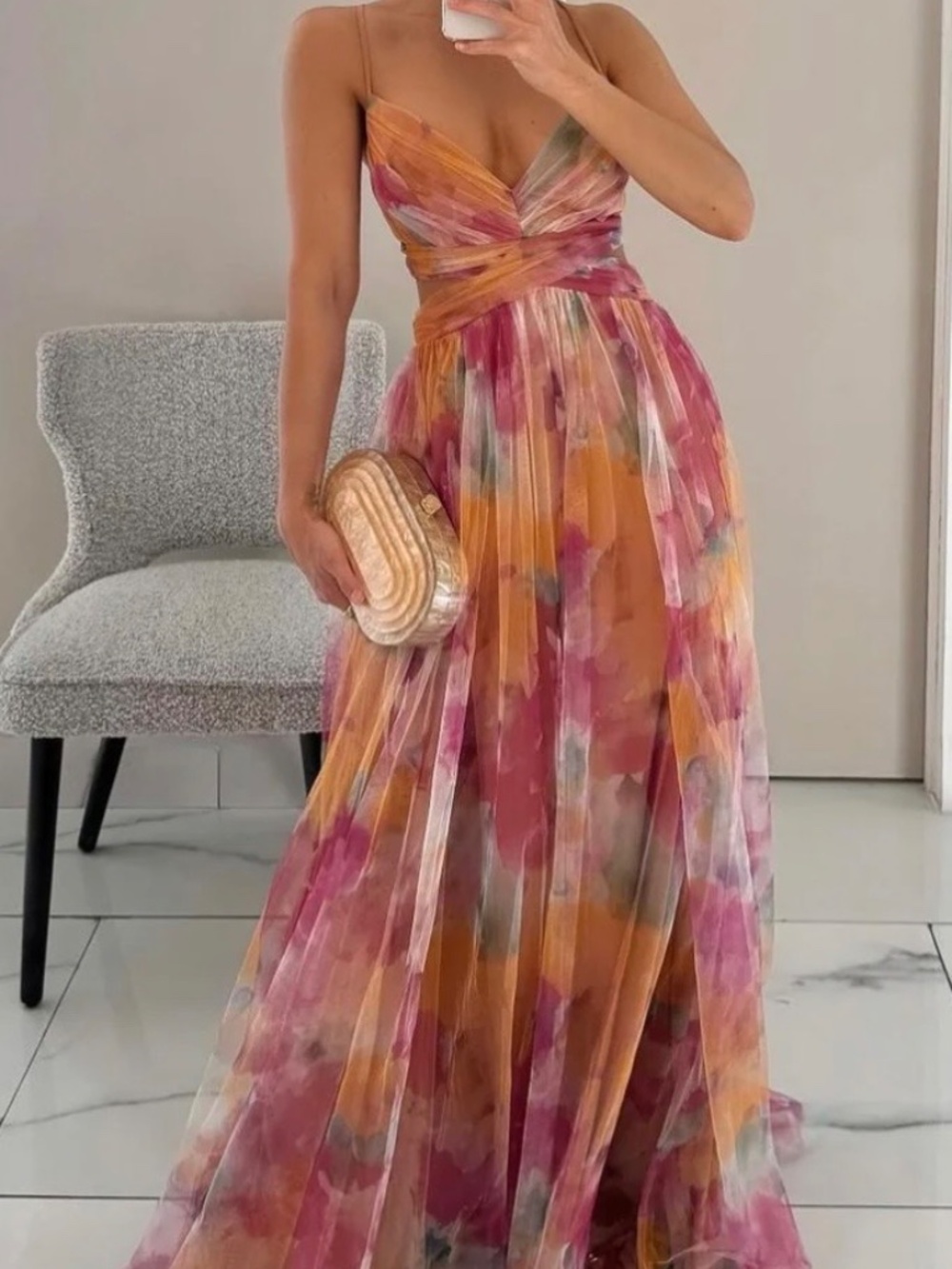 Cindy Beautiful Floral Print Maxi dress Medium NWOT - Picture 3 of 11